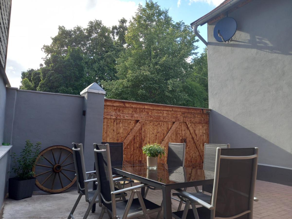 Pension - Kleinschmidt Urbach  Bagian luar foto